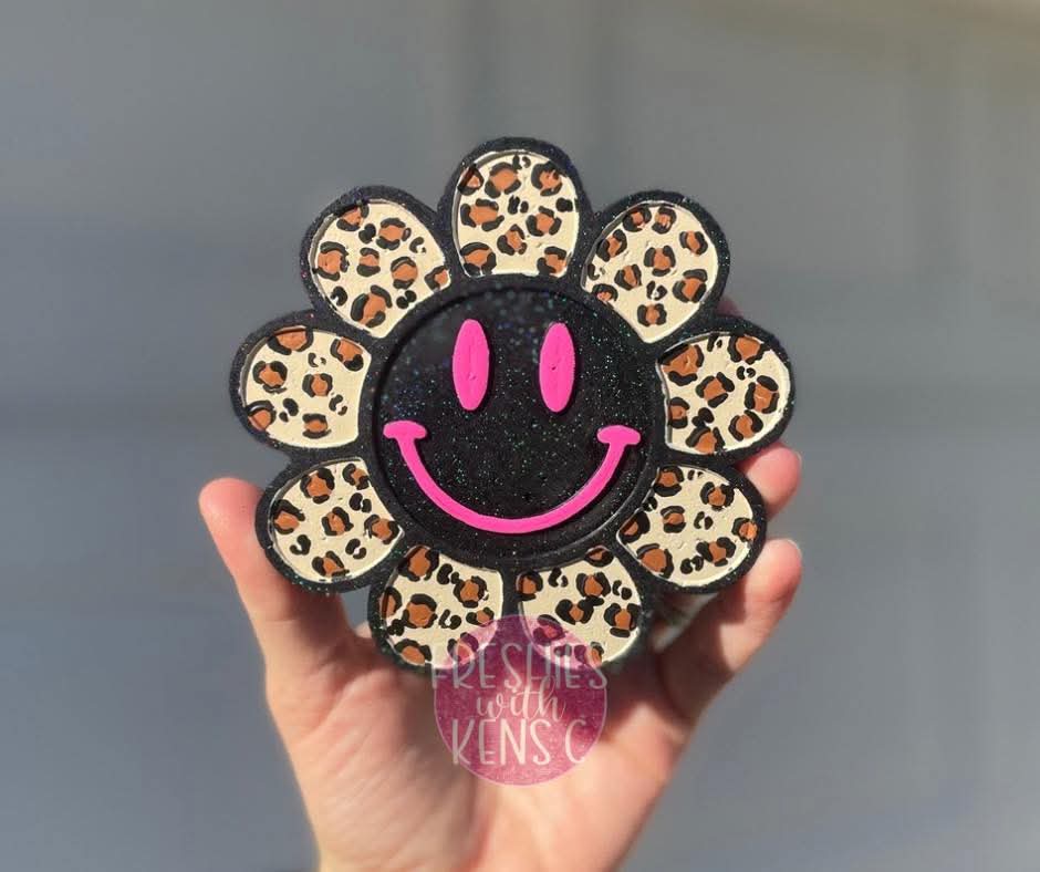 Smiley Flower Silicone Freshie Mold - Red River Mold Co