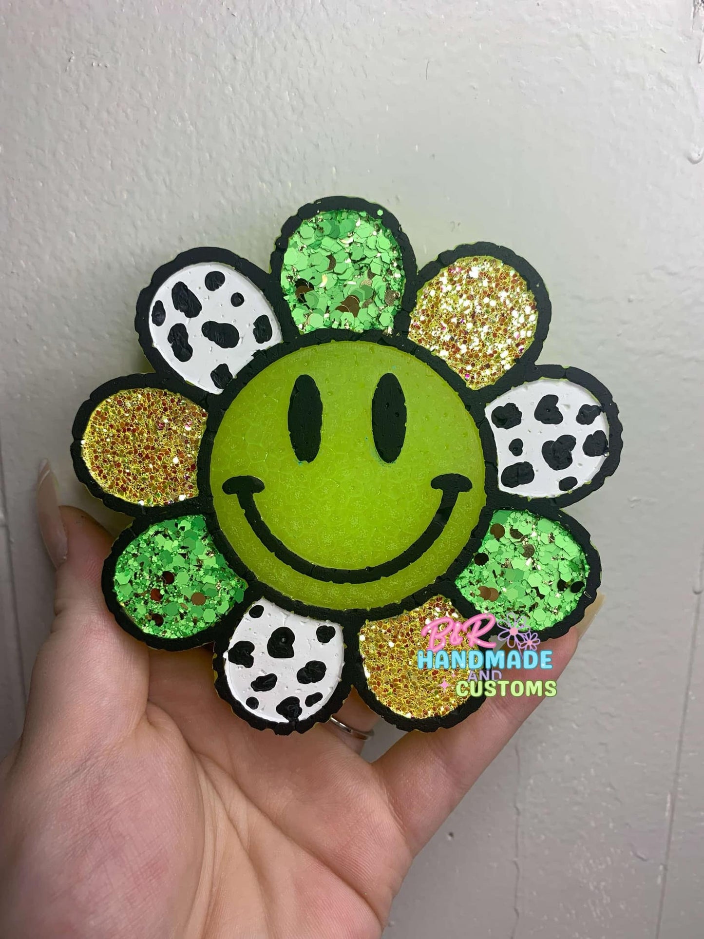 Smiley Flower Silicone Freshie Mold - Red River Mold Co