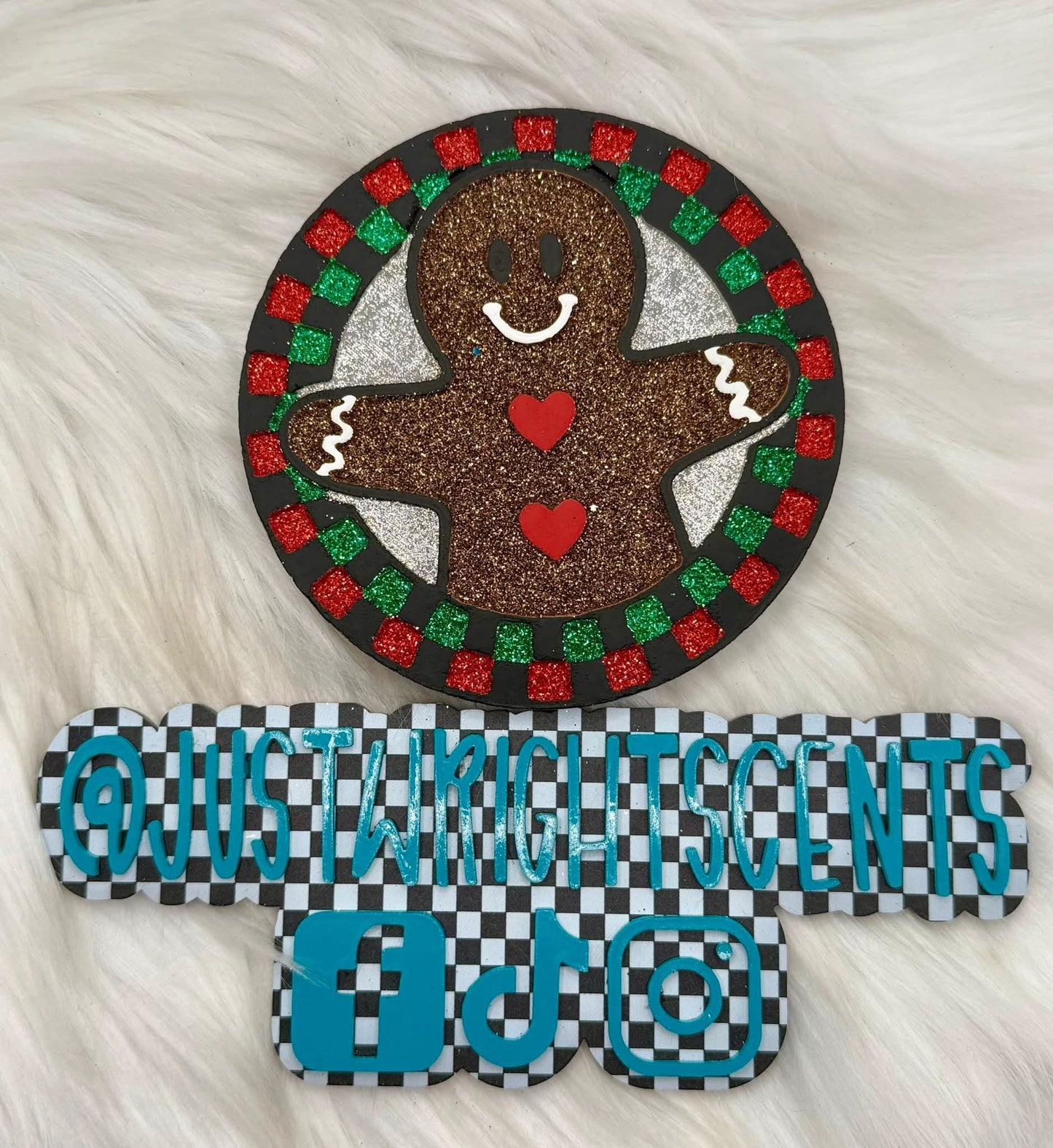 Checkered Gingerbread Round 4 in Round Mold Insert - Red River Mold Co