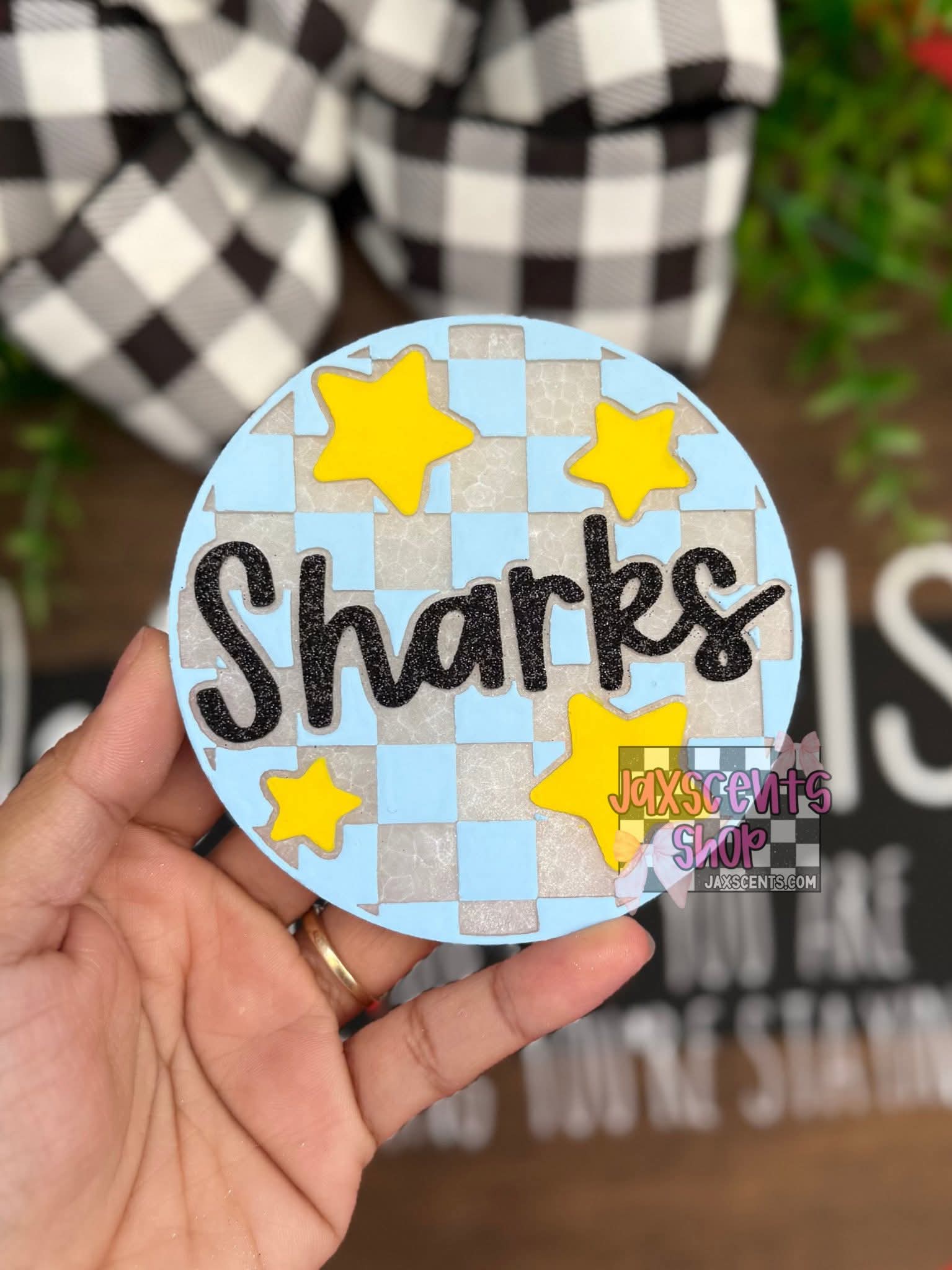 Checkered Sharks With Stars 4 in Round Mold Insert - Red River Mold Co