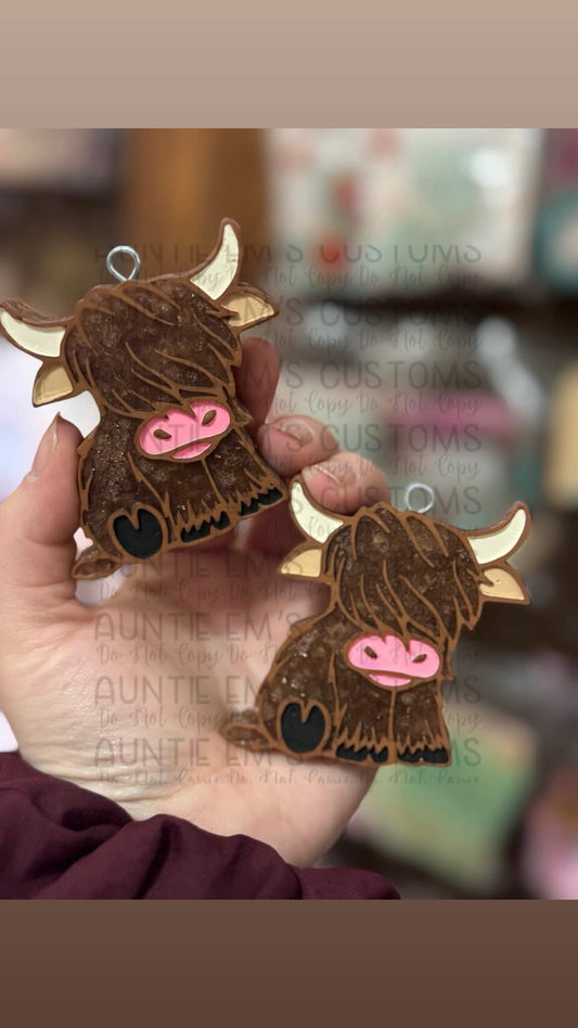 Highland Cow Double Vent/ Wax Melt Silicone Freshie Mold - Red River Mold Co